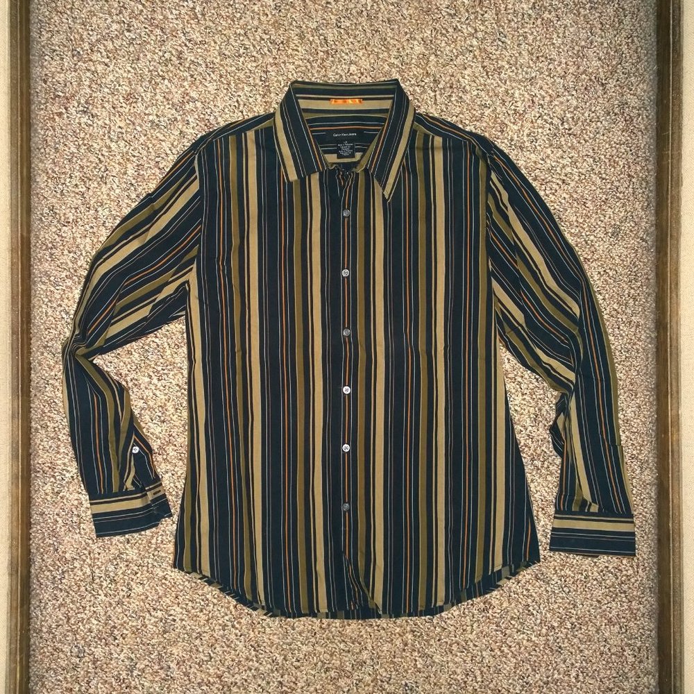 Men's CALVIN KLEIN Button-Up Dress Shirt.